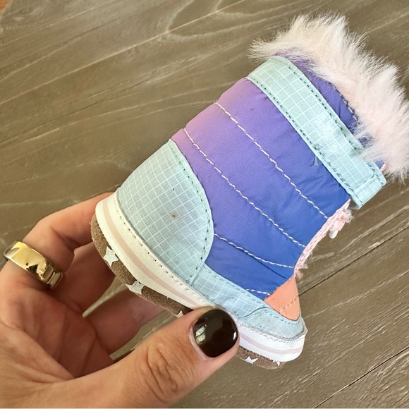 Robeez First Kicks Faux Fur Boots - Picture 5 of 7